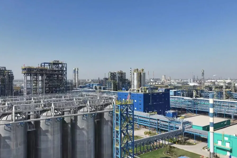 Shandong Chambroad Petrochemicals Co. 、Ltdのインテリジェントストレージおよび輸送統合デモンストレーションプロジェクトのための国内電気追跡システム。